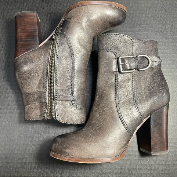 Frye Parker D Ring Short Charcoal 6M LIKE NEW! PRICE FIRM - Picture 11 of 16